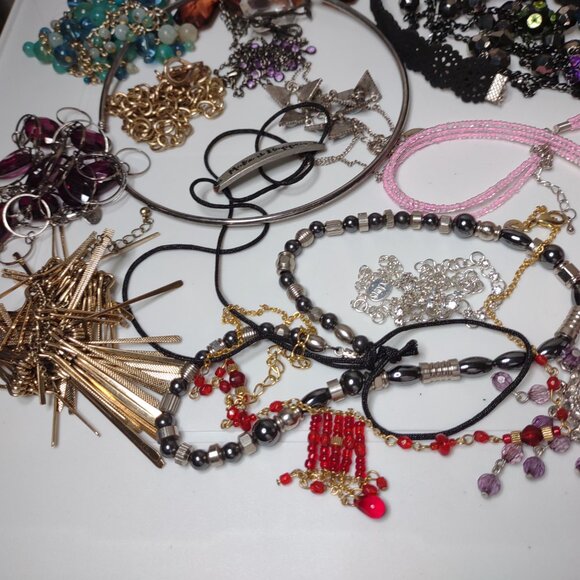 Lot Of Over 50 Necklaces - Picture 14 of 16